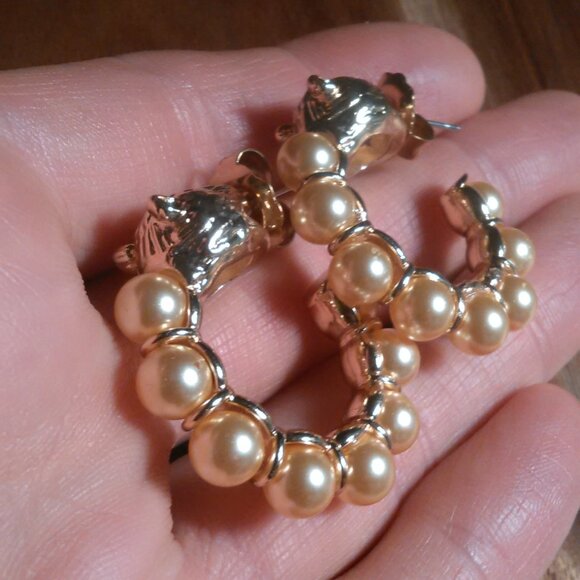 Golden Shell Pearl and Leopard Lock Goldtone Half Hoop Earrings - Picture 2 of 16